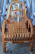 Кресло из лозы